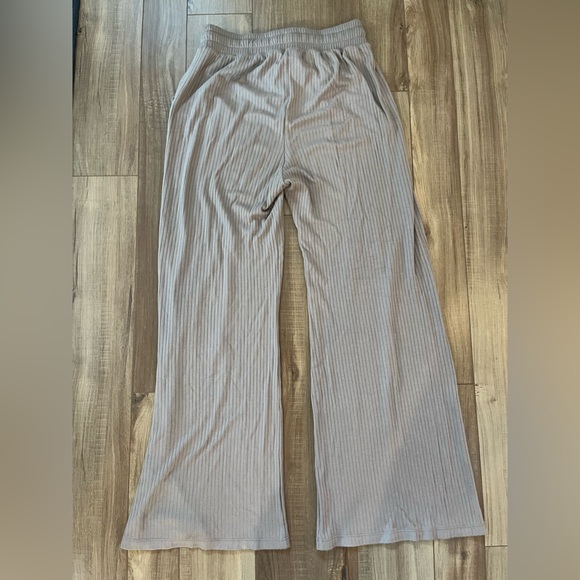 Beyond Yoga Well Traveled Wide Leg Pant - Picture 7 of 8